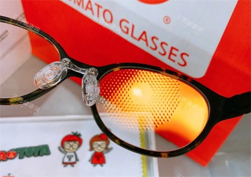 新乐学近视防控镜片特写 新乐学近视防控镜片特写