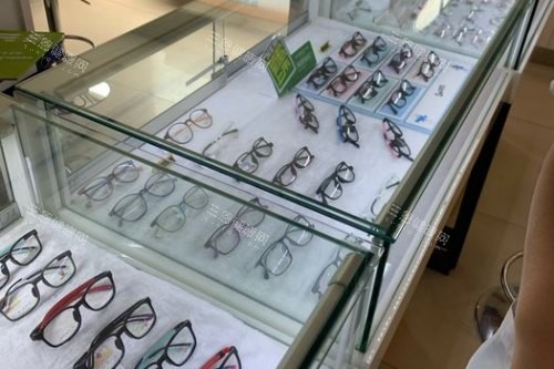 临沂新益民眼科医院配镜区 临沂新益民眼科医院配镜区