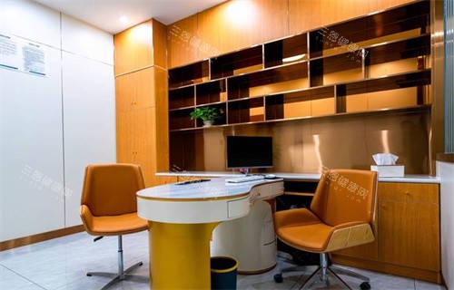 西昌春城口腔问诊室