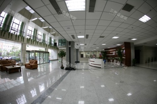 郑州视光眼科医院一楼大厅展示