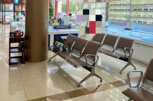 北京民众眼科医院等待区 北京民众眼科医院等待区