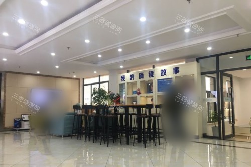 昆明普瑞眼科医院大厅