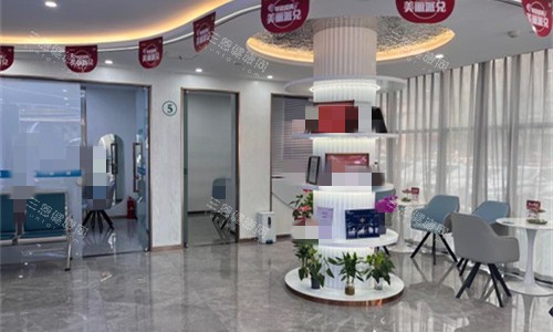 郑州杨丽美颜医疗美容怎么样？正规医美机构|地址在北二七路85号|眼修复技术强|口碑佳