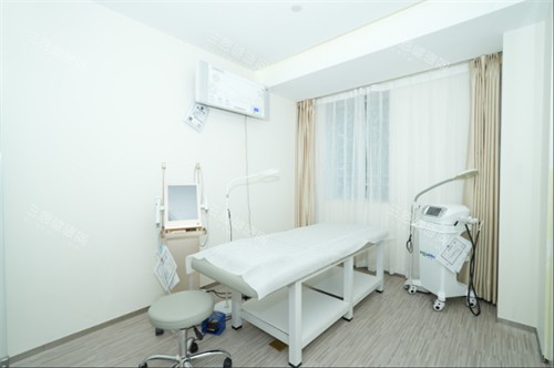 成都艺星医疗美容治疗室