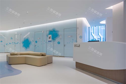 北京希玛林顺潮眼科医院小儿门诊候诊区环境