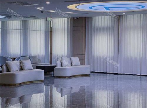 南通文慈眼科医院2F大厅 南通文慈眼科医院2F大厅