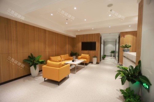 昆山玥美医疗美容医院等待区 昆山玥美医疗美容医院等待区