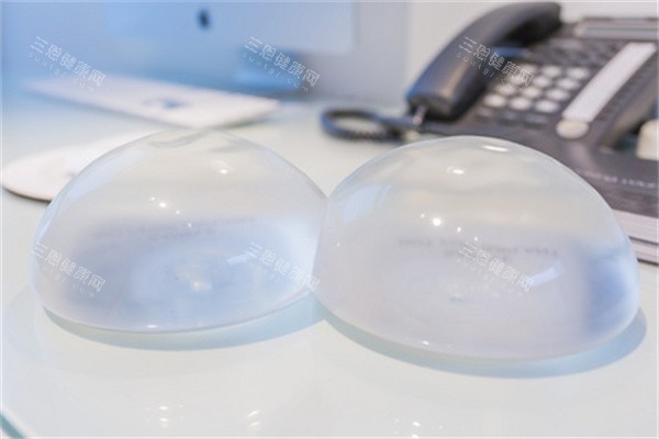 硅胶隆胸整形手术