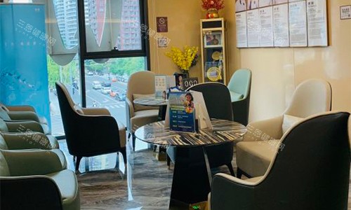 北京劲松口腔(**部)等待区环境 北京劲松口腔(**部)等待区环境