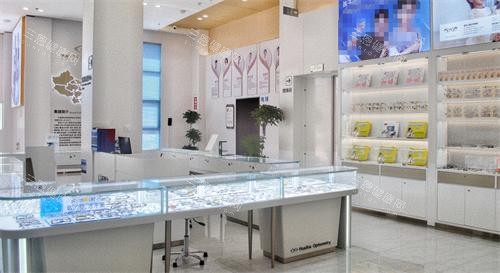 纳雍华厦眼科配镜区