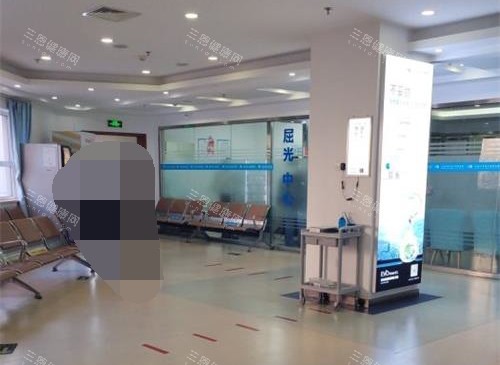 北京民众眼科医院大厅内部环境