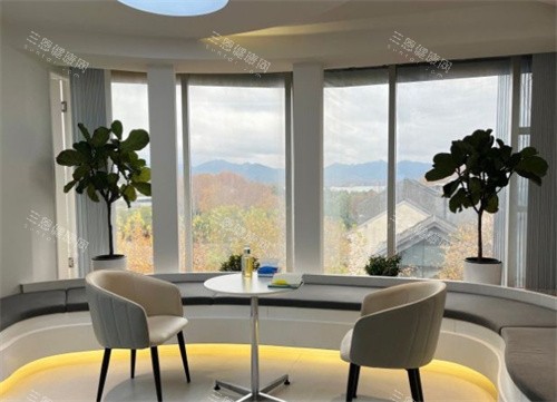 杭州朝聚眼科医院休息区