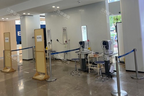 昆明爱尔眼科验光区图