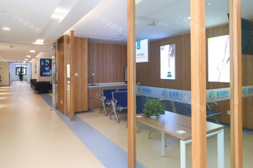 上海普瑞眼科医院休息等待区环境