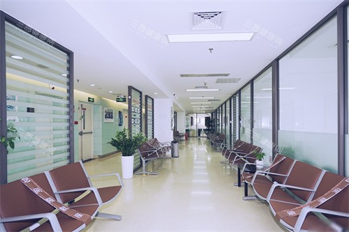 北京茗视光眼科崇文门店走廊环境