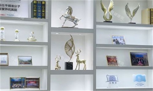 济南麦迪格眼科荣誉墙环境图